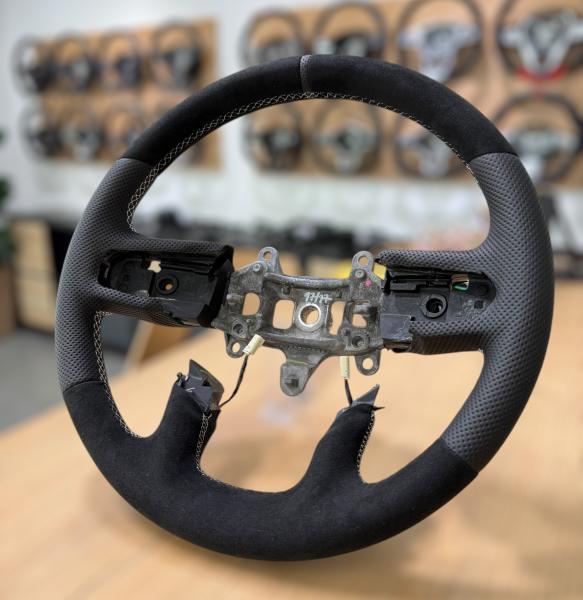 Dodge RAM 1500 TRX Lenkrad neu beziehen